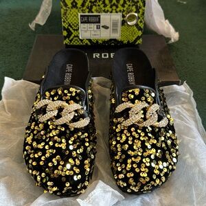 NIB NEW IN BOX - Cape Robbin Gold and Black Elsa Slide Sandal shoes GOLD Sequins